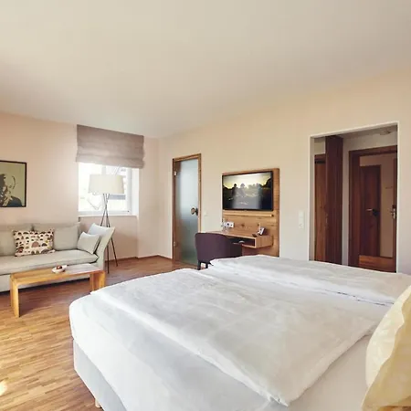 Biohotel Alte Post 4*